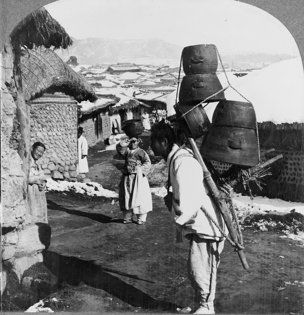 Korean Peddler by Standard Scenic Company, ca. 1906.jpg